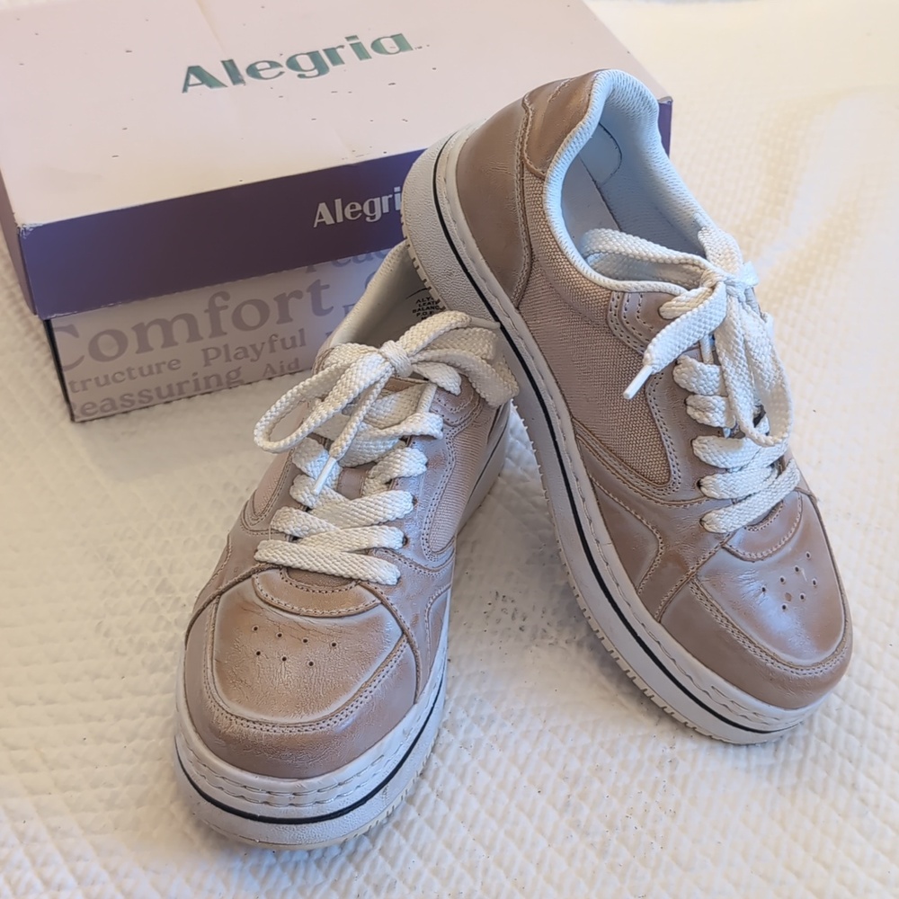 Alegria Alyster Sneakers 7.5 (37.5 EU) in Color "Blush"